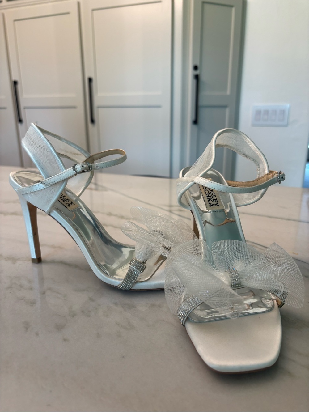 Badgley Mischka White Tulle Bow Jessica Heeled Wedding Formal Heel size 6